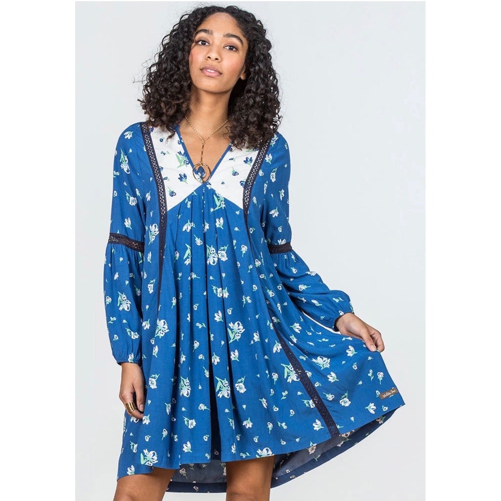 Matilda Jane MJC Day Tripping Blue Floral Crochet Lace Bell Sleeve Dress XL 899